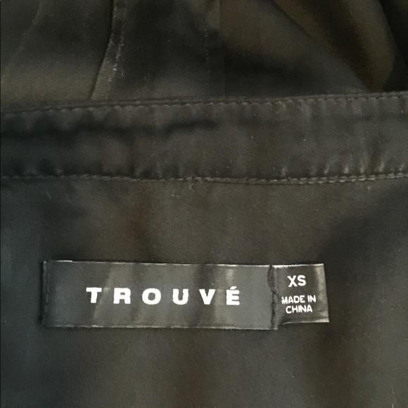 Trouve Slim Sleek Modern Button Down Blouse Top - Picture 6 of 7